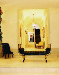 Dressing On Foyer Pillars - Mollies