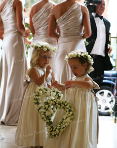 Flowergirls - Rose hearts  - Photo -  Sara Orme